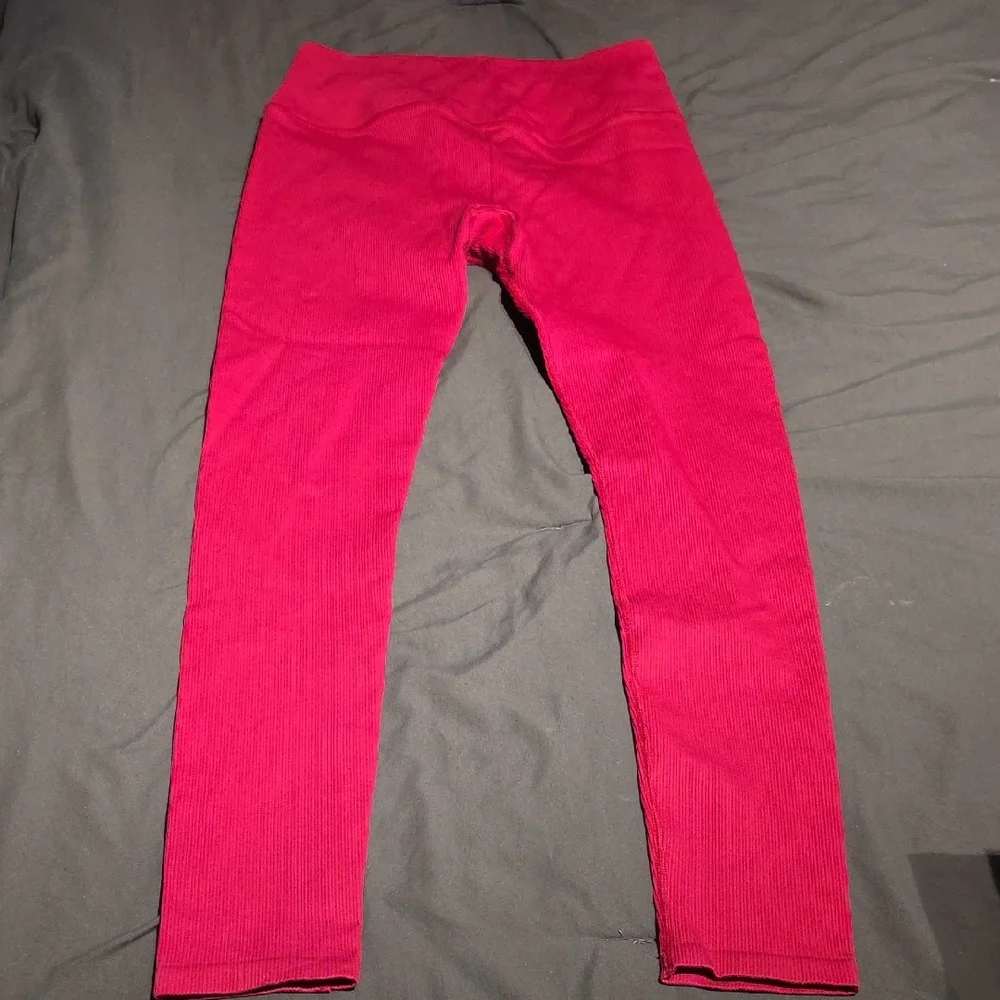 ALO Seamless Leggings In Magenta Crush NWOT